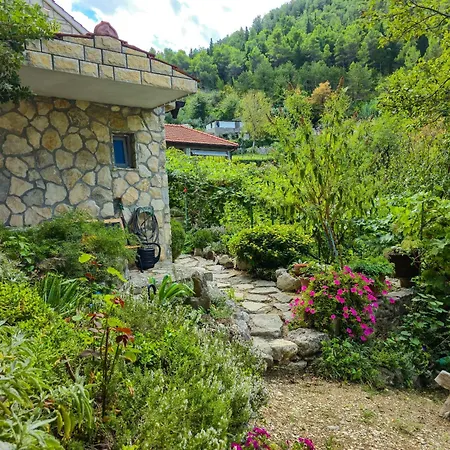 Villa Tiho بيت للعطل