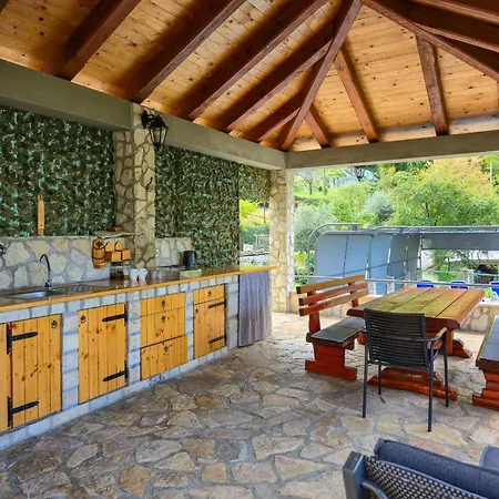 بيت للعطل Villa Tiho *