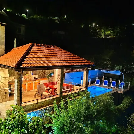 Tiho Сasa de vacaciones Podspilje (Split)