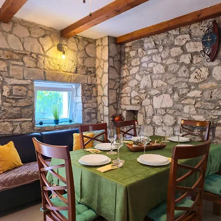 Villa Tiho Podspilje (Split)