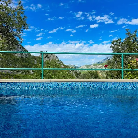 Villa Tiho Podspilje (Split)