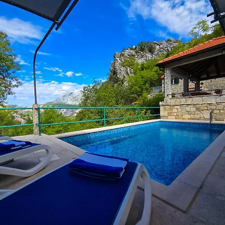 بيت للعطل Villa Tiho Podspilje (Split)