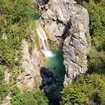 Vikendica Tiho *
