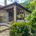Tiho Vikendica Podspilje (Split)