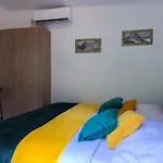 Vikendica Tiho