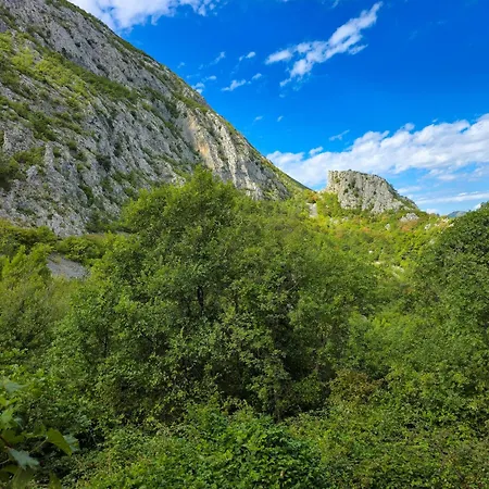 With A Private Pool Nyaraló
