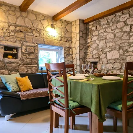 With A Private Pool Nyaraló *