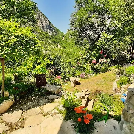 Holiday home With A Private Pool Podspilje (Split)