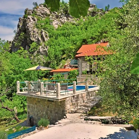 With A Private Pool * Podspilje (Split)