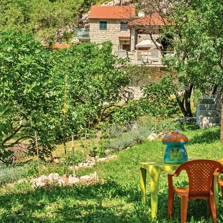 With A Private Pool * Podspilje (Split)